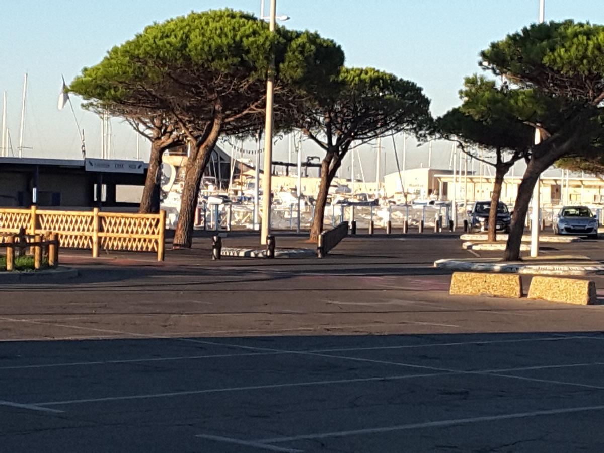 Hotel Restaurant Calypso Fos-sur-Mer Zewnętrze zdjęcie